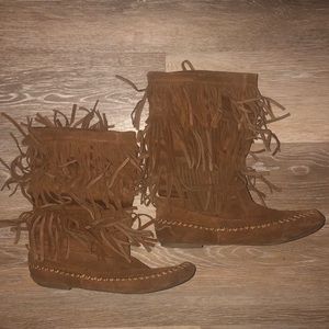 Fringe boots